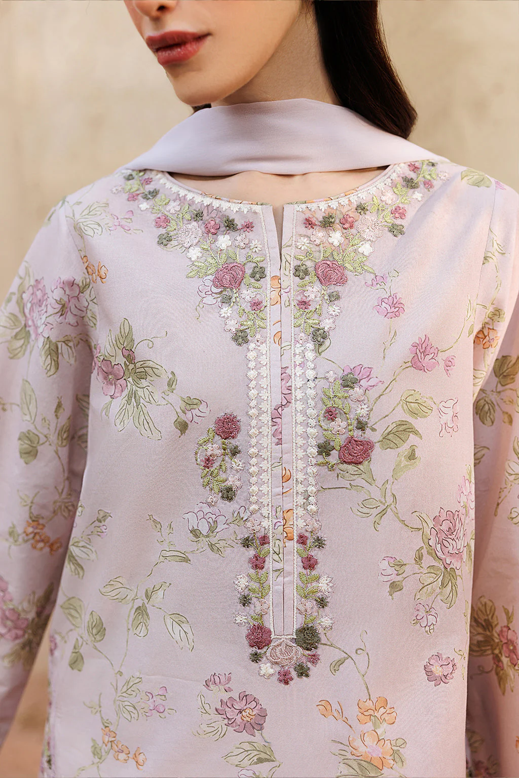 UE-661 Printed Lawn - Image 2