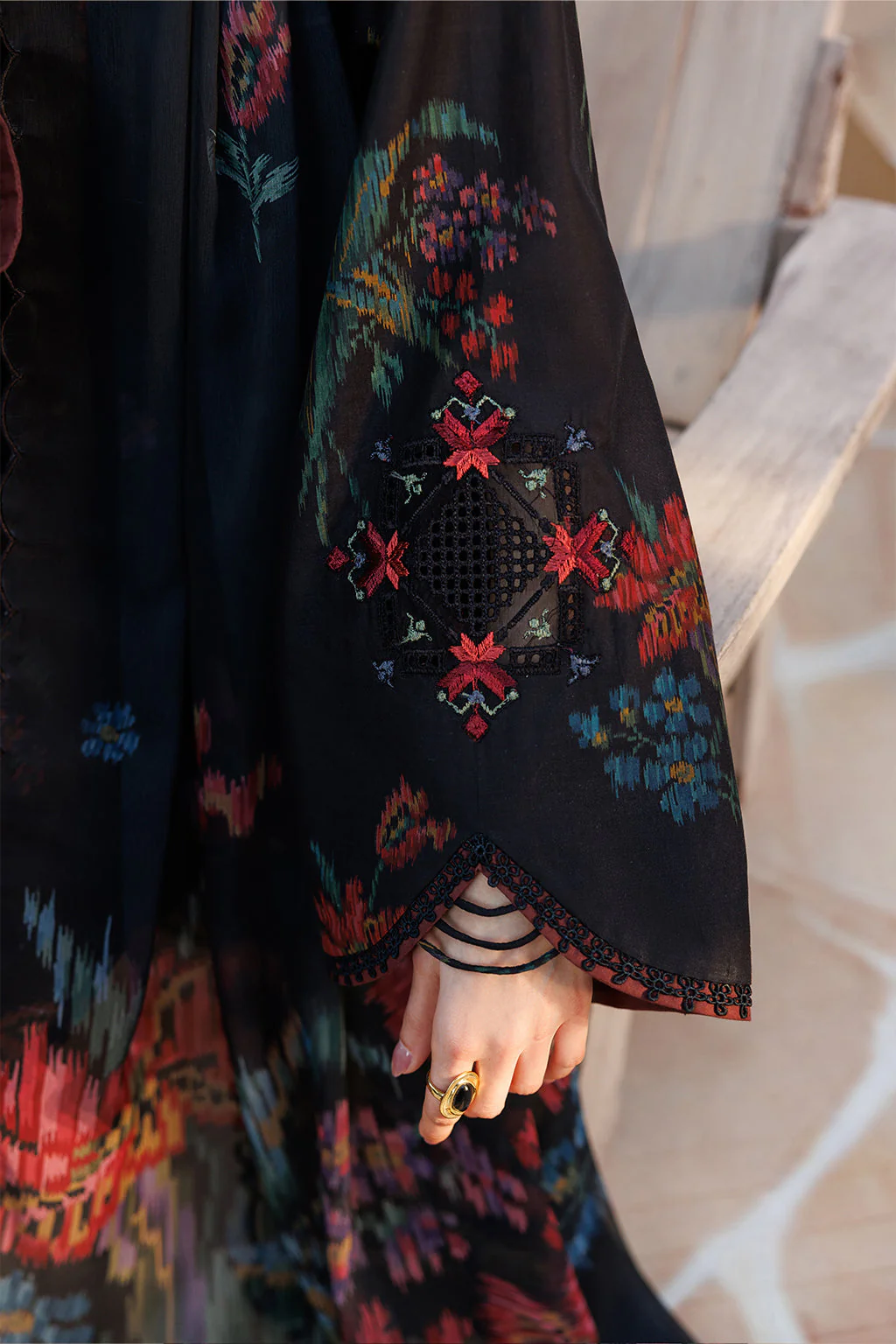 UE-663 Printed Lawn - Image 2
