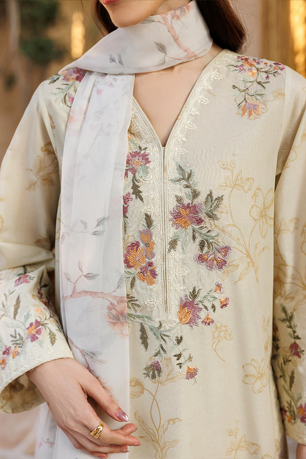 UE-669 Printed Lawn - Image 2