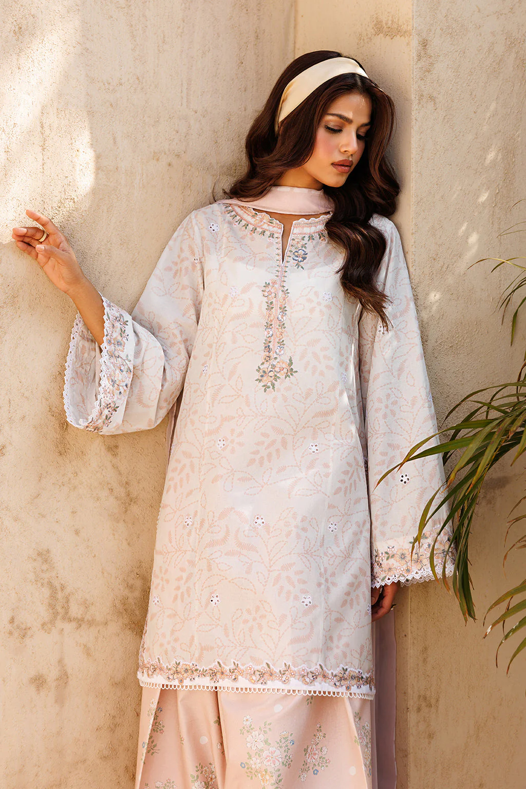 UE-670 Printed Lawn - Image 3