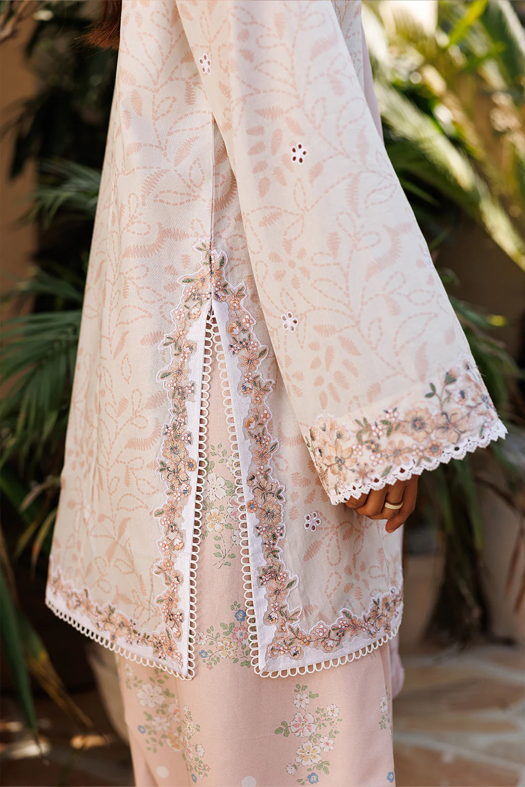 UE-670 Printed Lawn - Image 6
