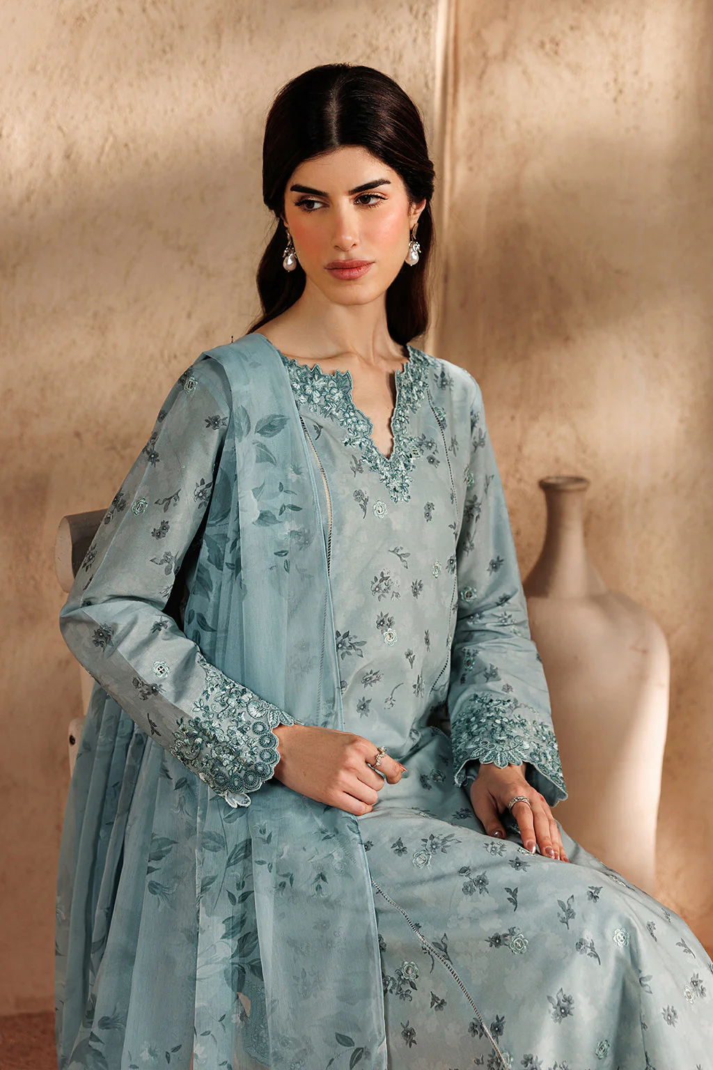UE-671 Printed Lawn - Image 2