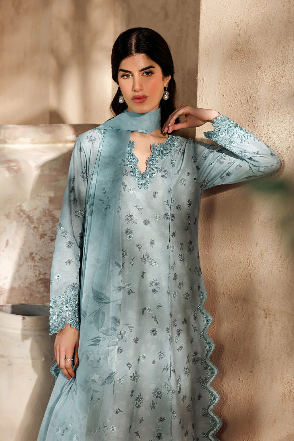 UE-671 Printed Lawn - Image 4