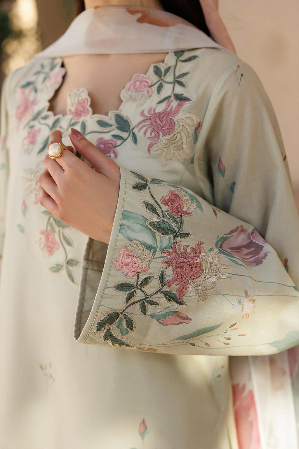 UE-672 Printed Lawn - Image 6