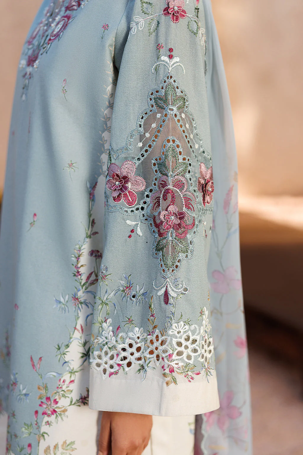 UE-675 Printed Lawn - Image 5