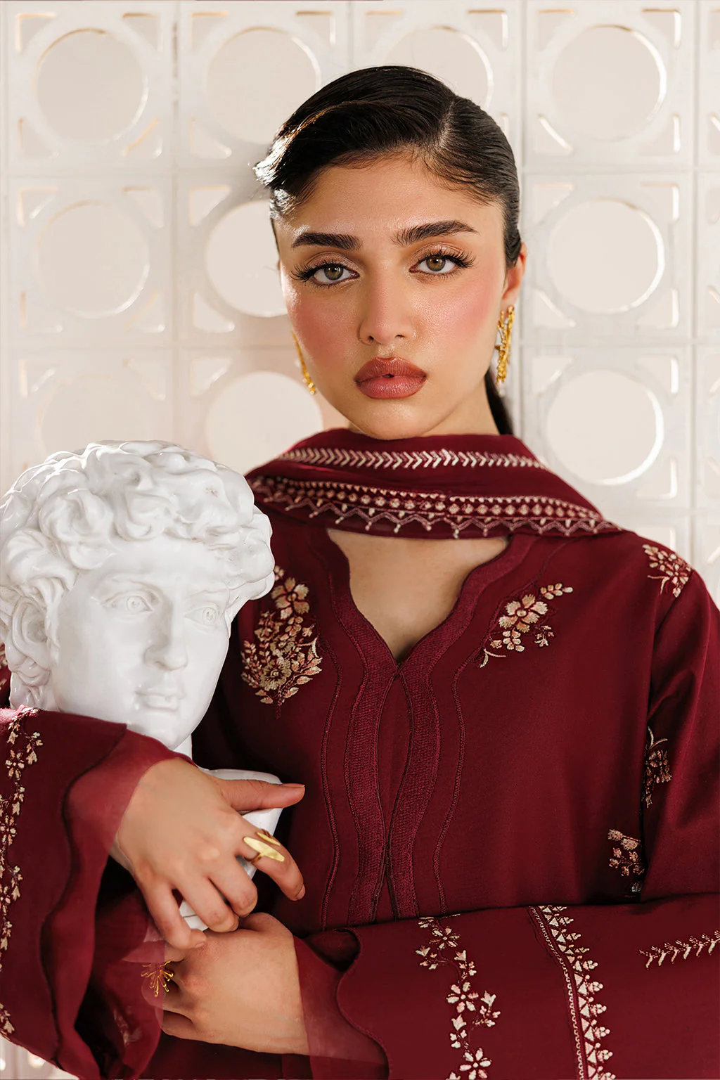 UE-682 Embroidered Lawn - Image 6