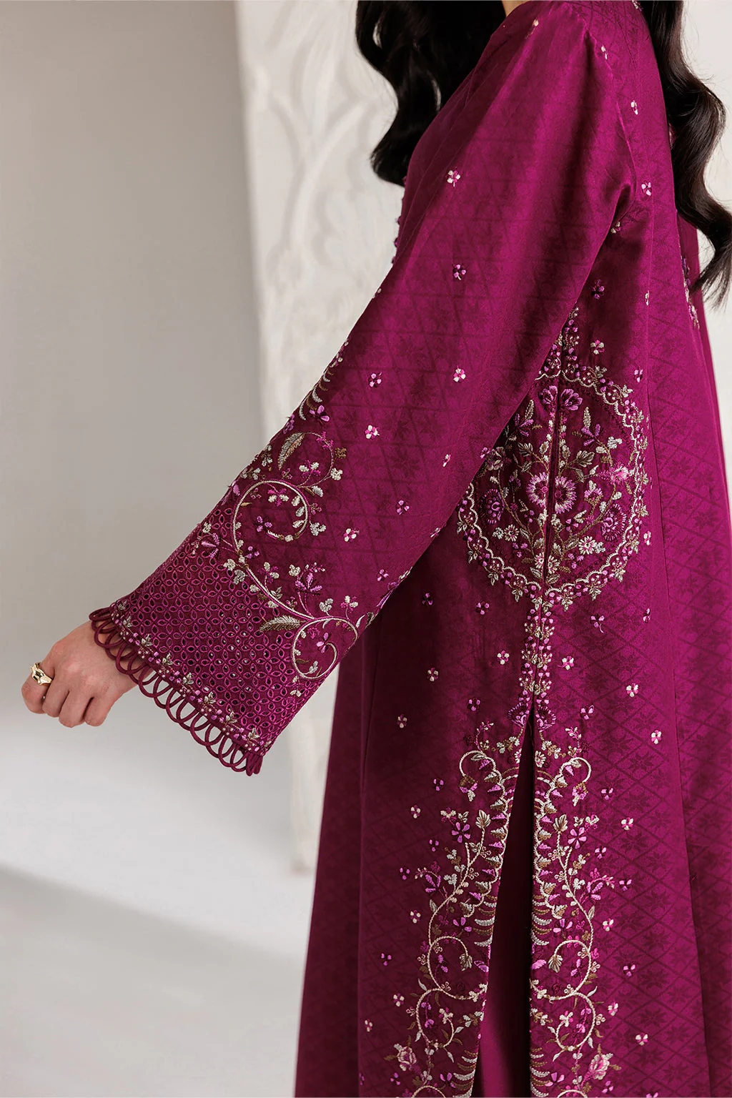 UE-684 Embroidered Lawn - Image 2