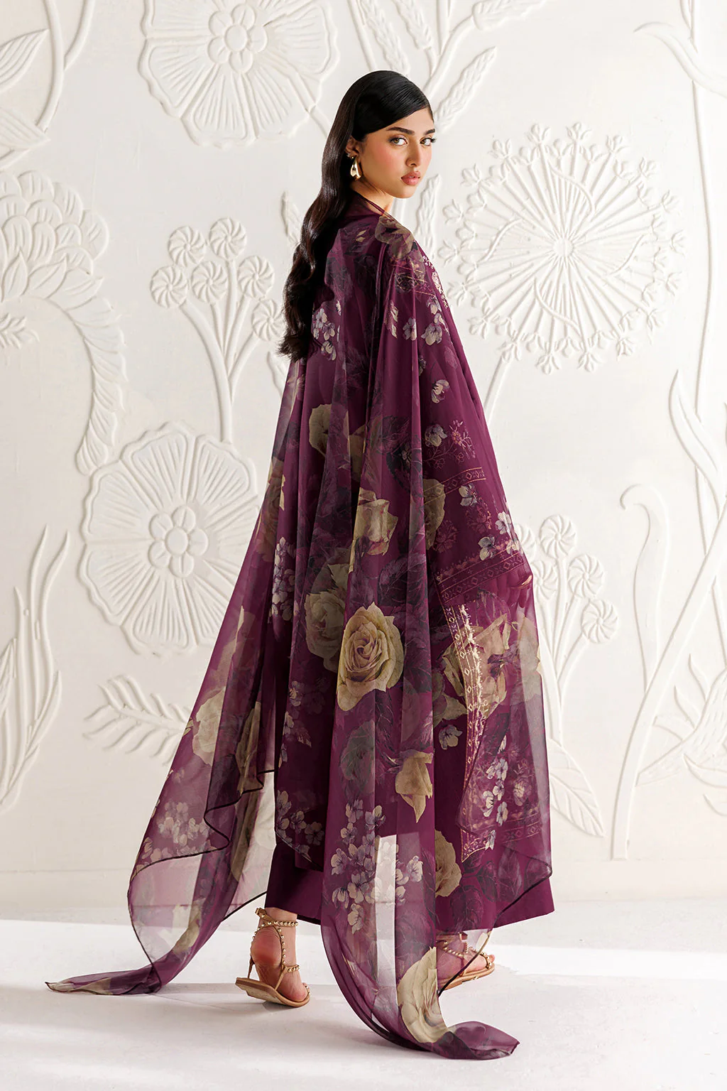UE-691 Embroidered Lawn - Image 3