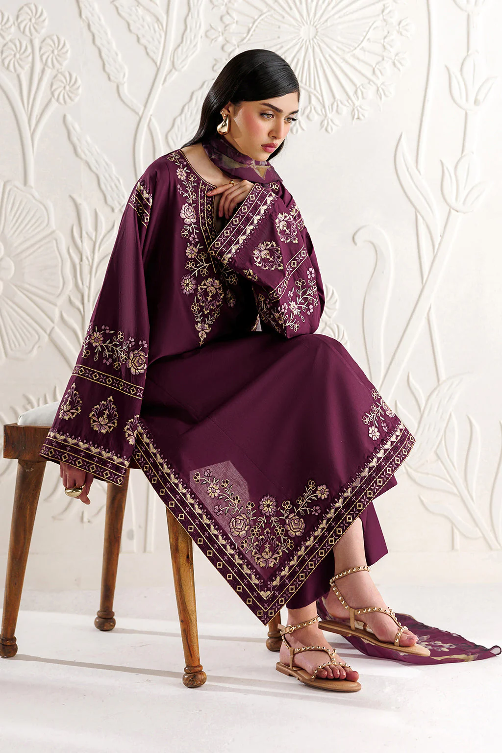 UE-691 Embroidered Lawn - Image 8