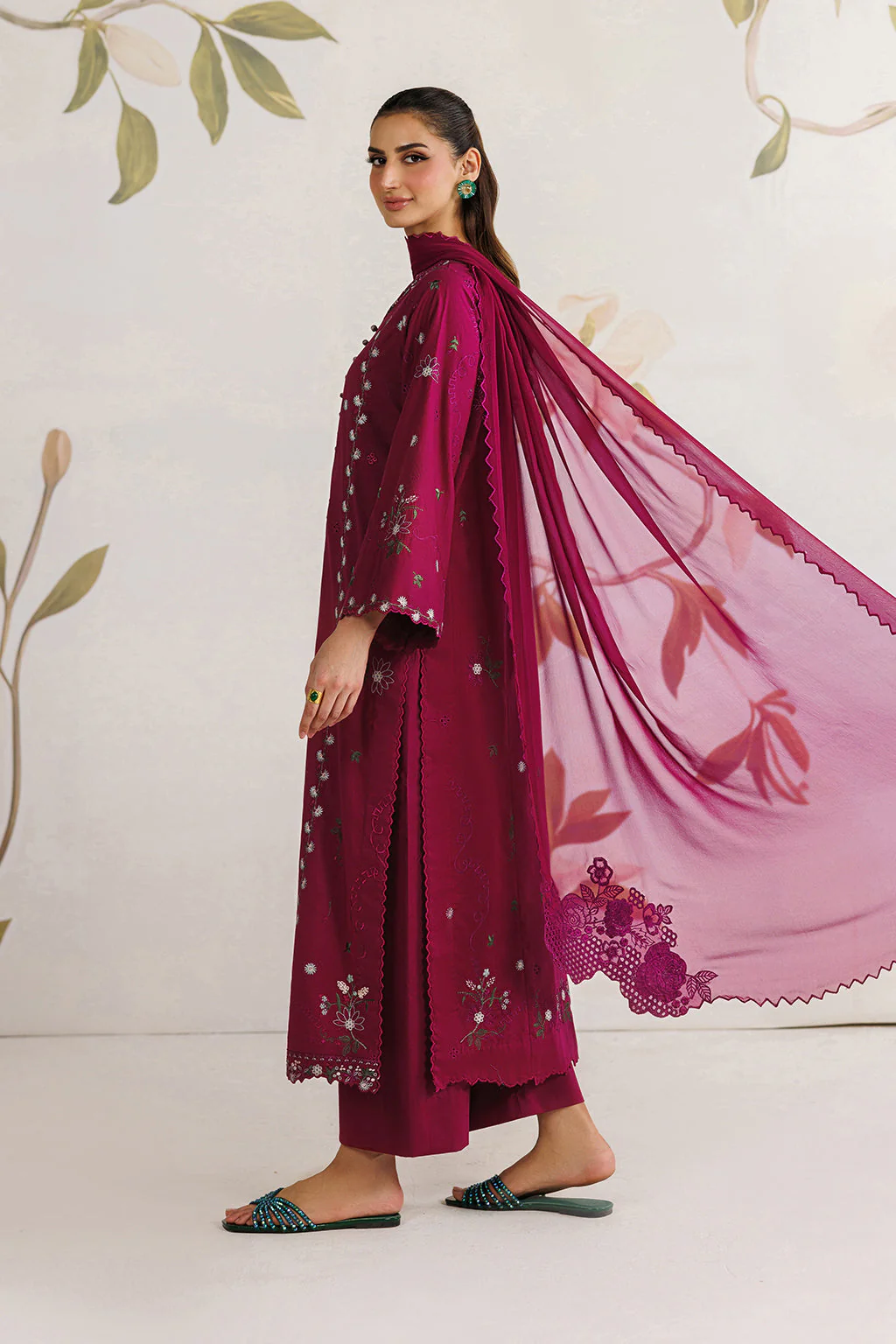 UE-693 Embroidered Lawn - Image 2