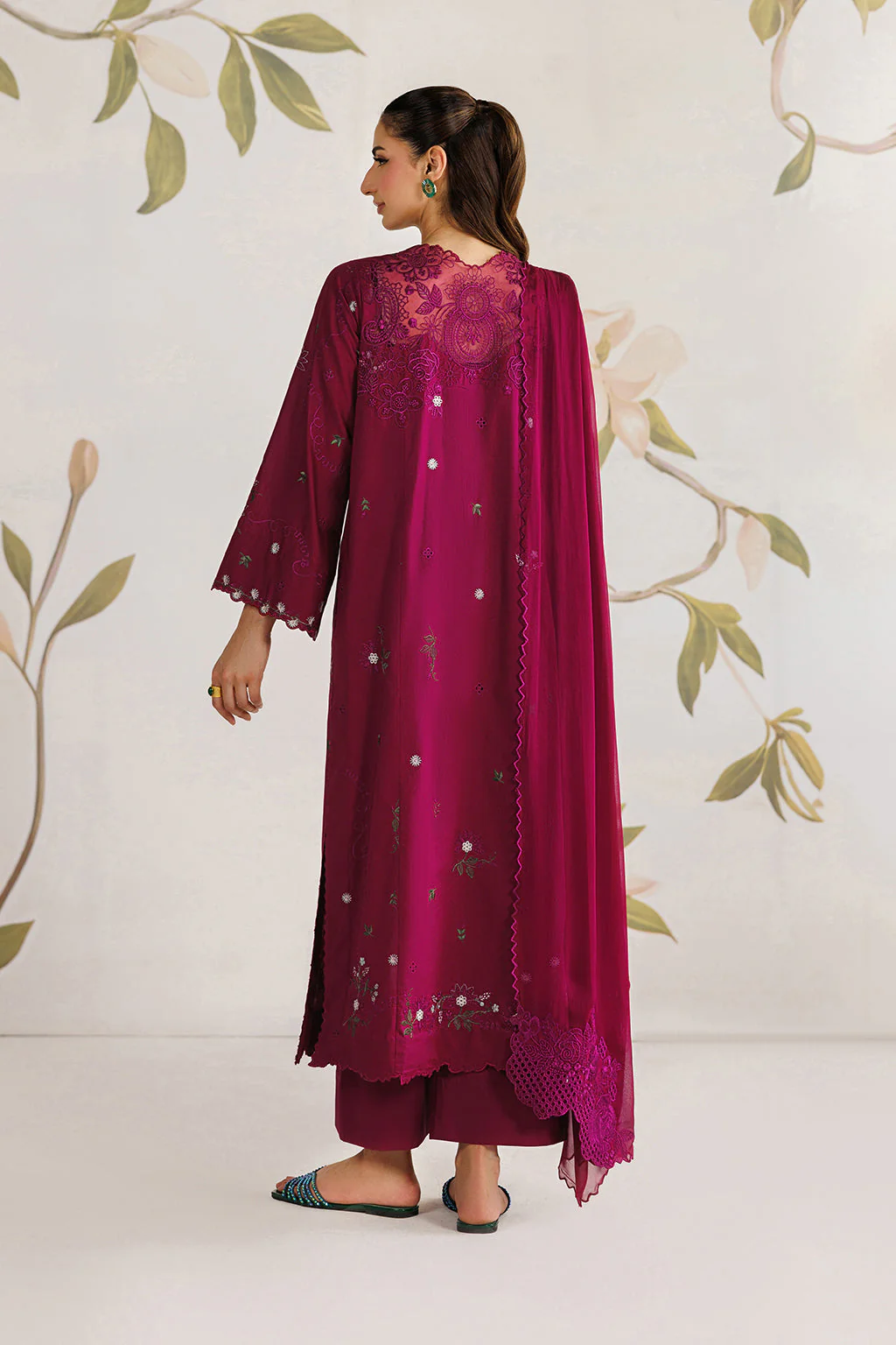 UE-693 Embroidered Lawn - Image 3
