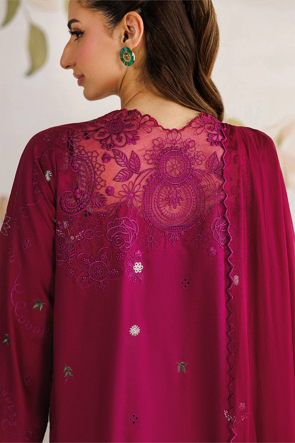 UE-693 Embroidered Lawn - Image 4