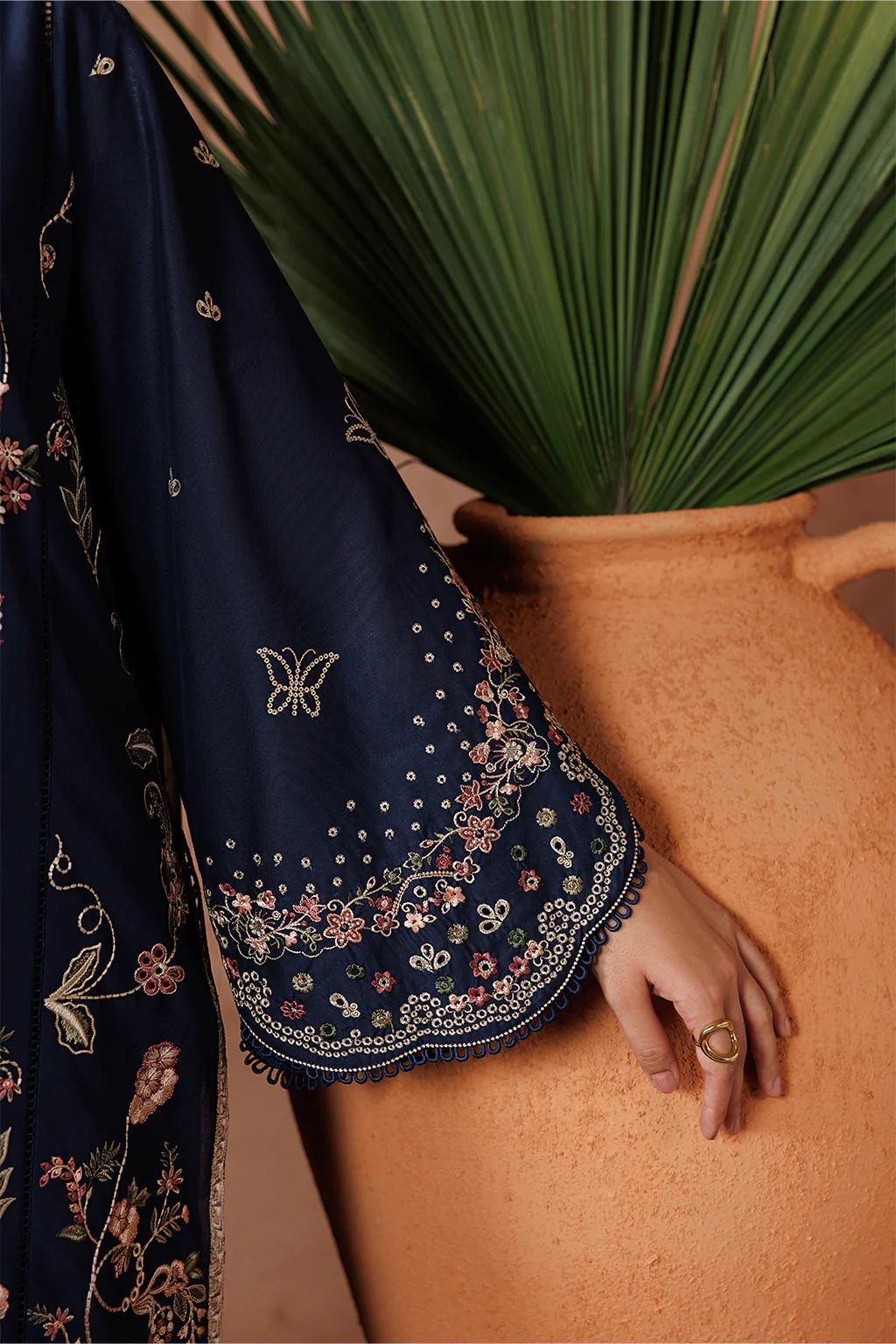 UE-694 Embroidered Lawn - Image 6