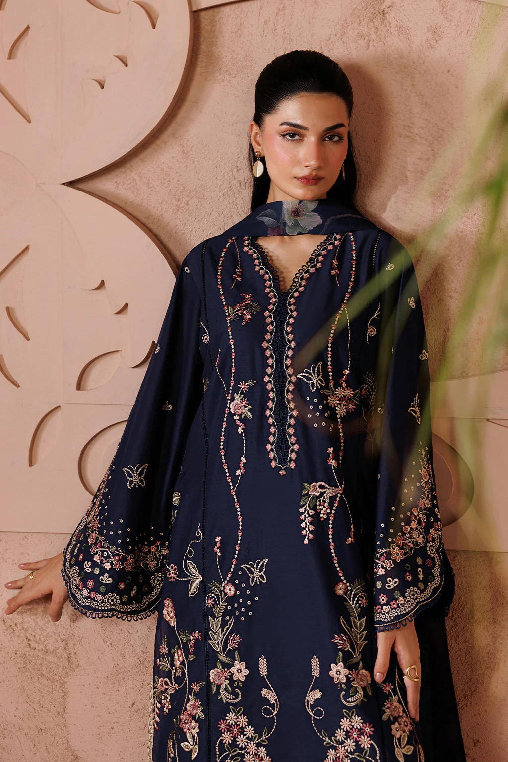 UE-694 Embroidered Lawn - Image 7