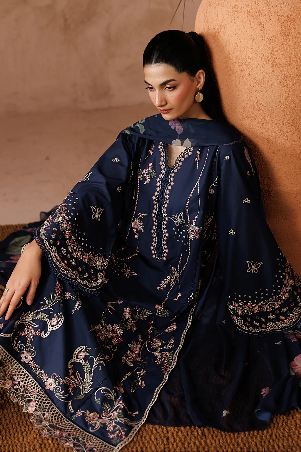 UE-694 Embroidered Lawn - Image 8