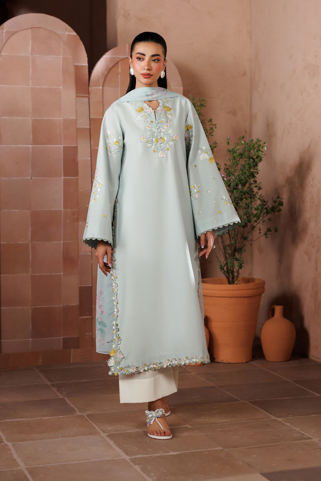 UE-696 Embroidered Lawn - Image 6