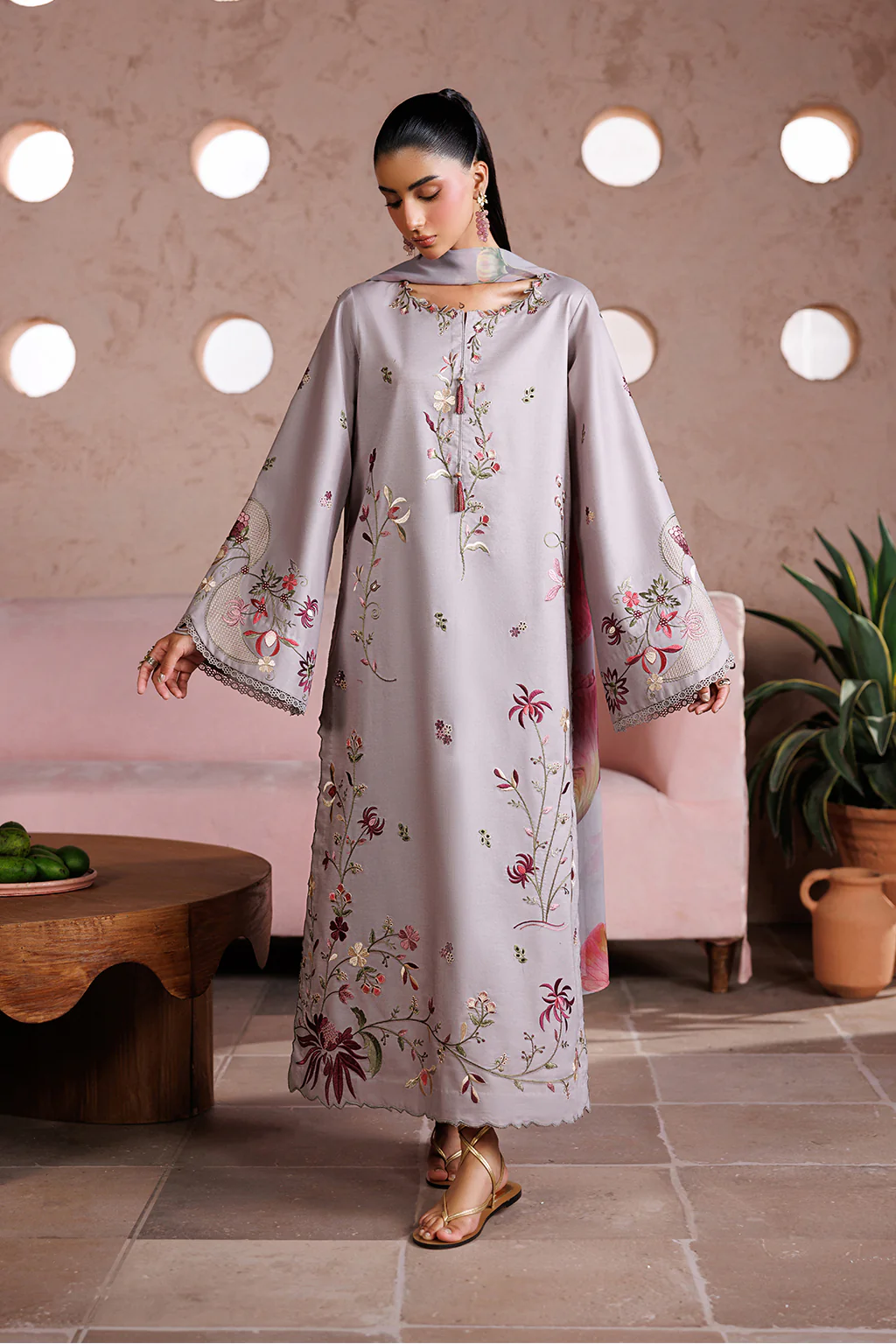UE-699 Embroidered Lawn - Image 2