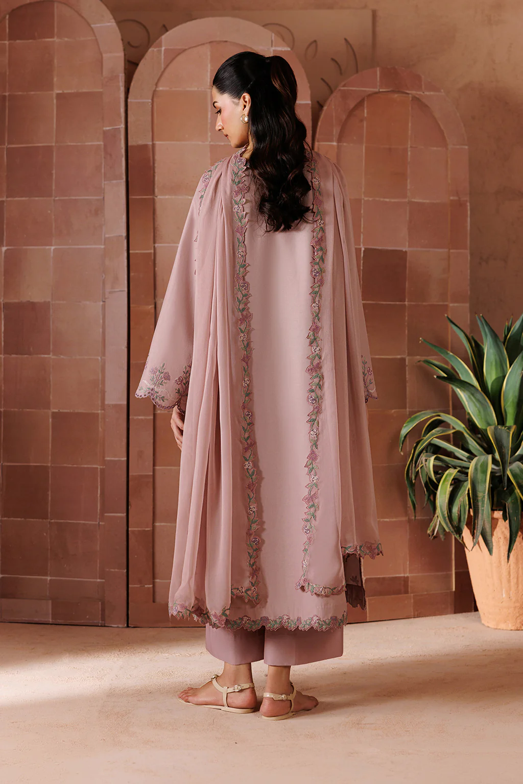 UE-700 Embroidered Lawn - Image 3