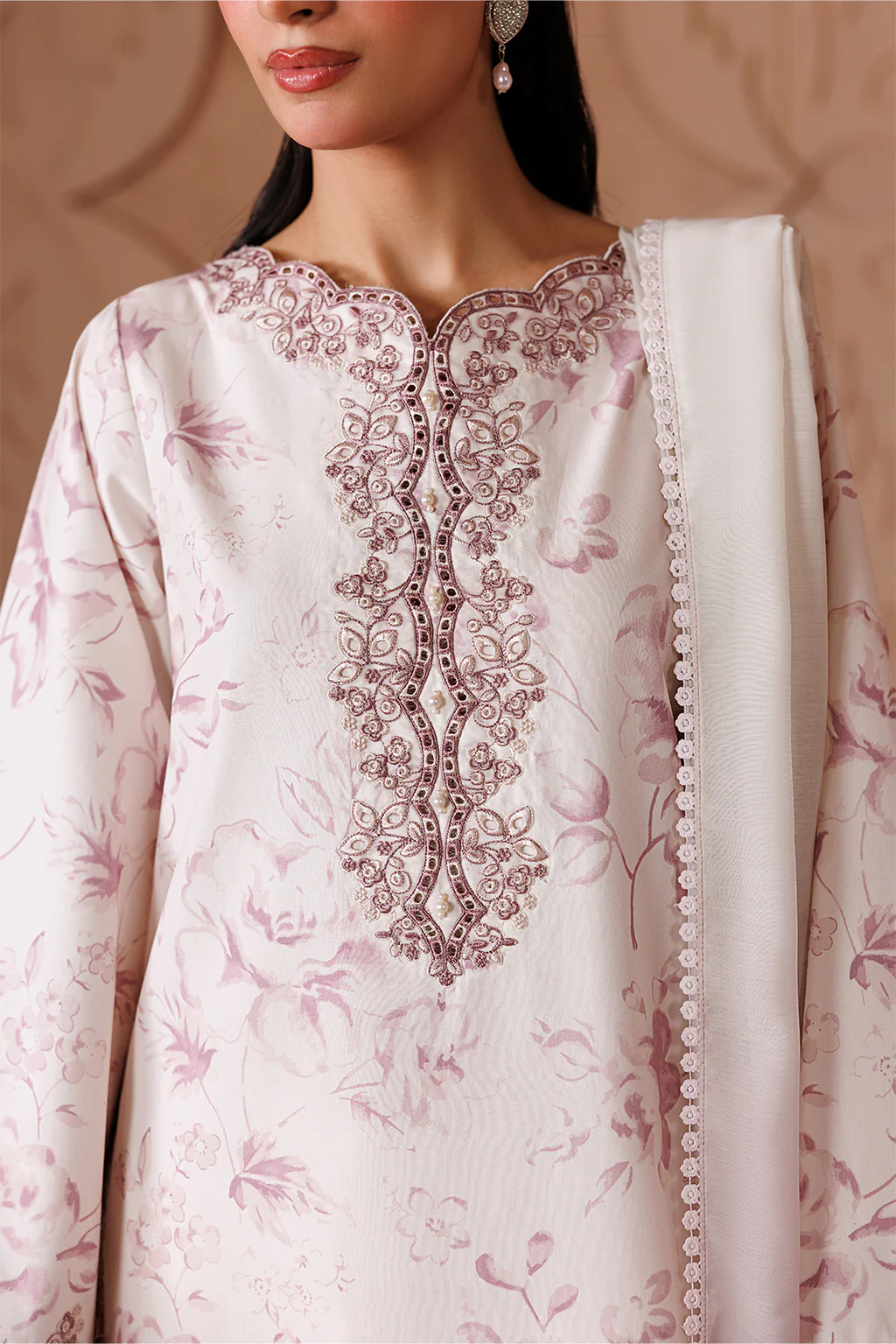 UE-704  Printed Lawn - Image 2