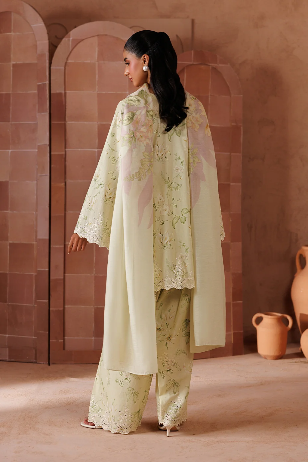 UE-707 Embroidered Lawn - Image 3