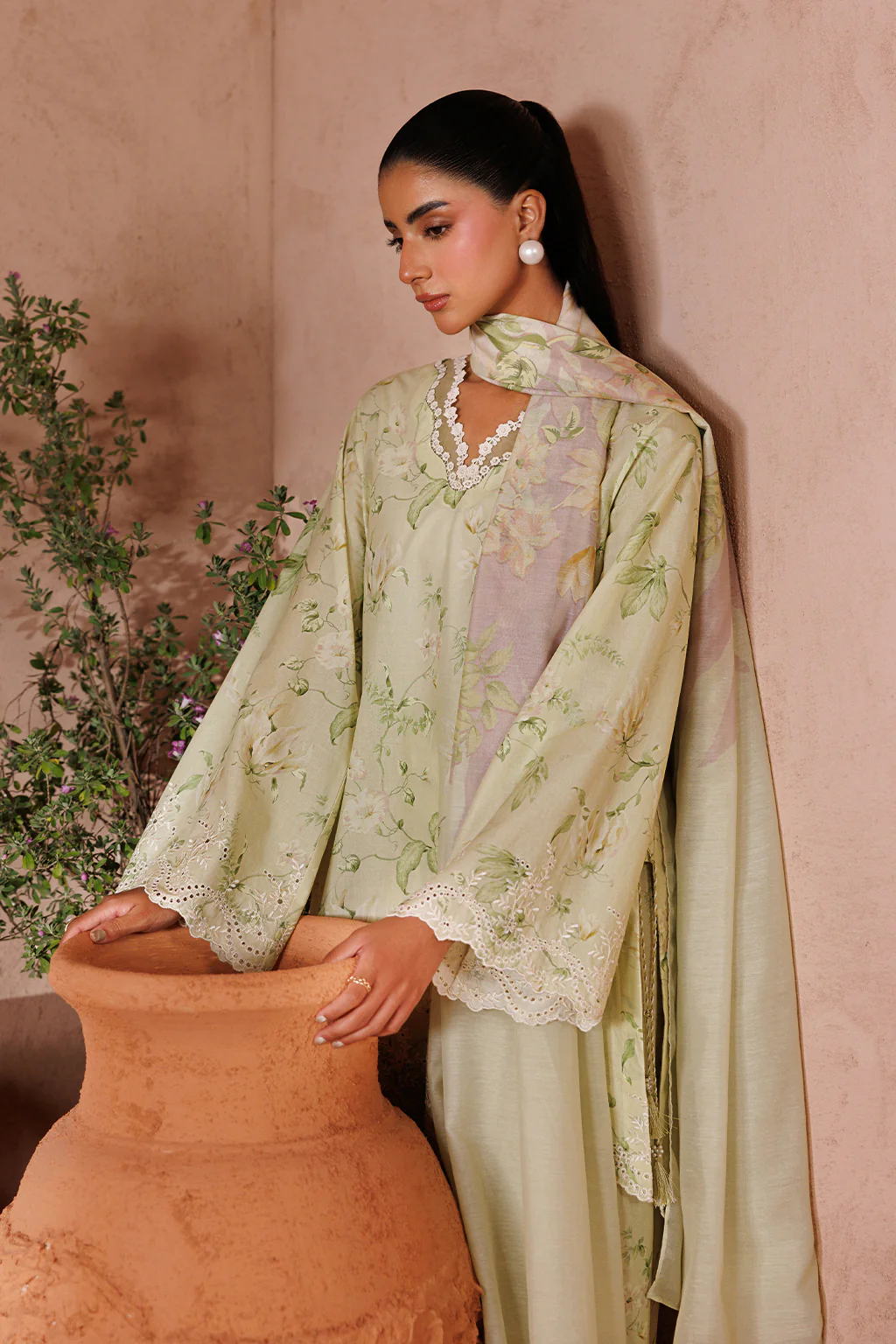 UE-707 Embroidered Lawn - Image 7