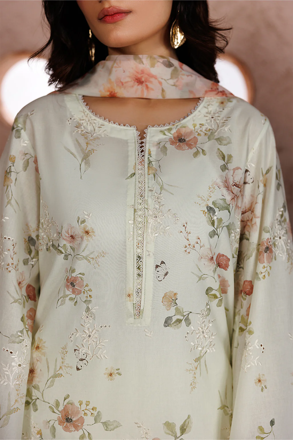 UE-708 Embroidered Lawn - Image 2