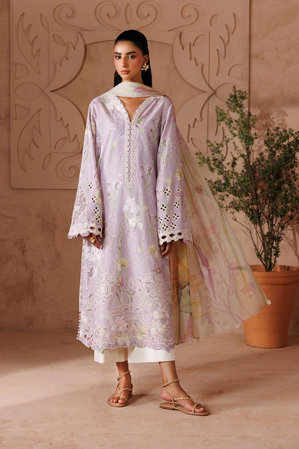 UE-709 Embroidered Lawn - Image 7